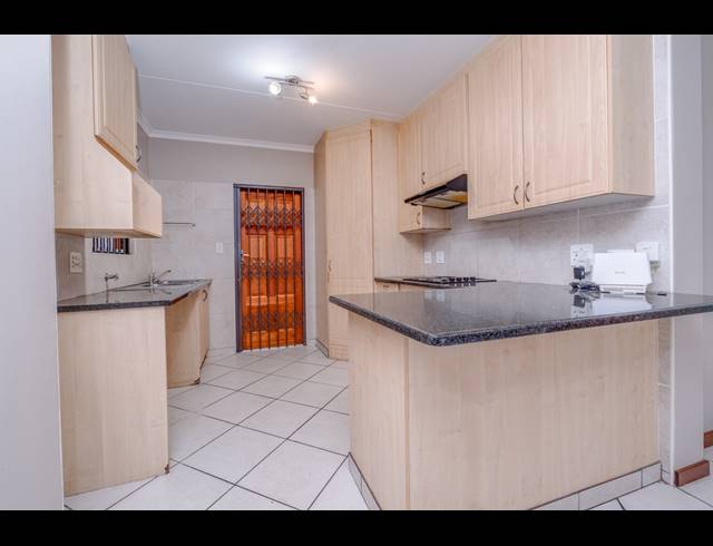 3 BEDROOM SECTIONAL TITLE FOR SALE IN BRYANSTON